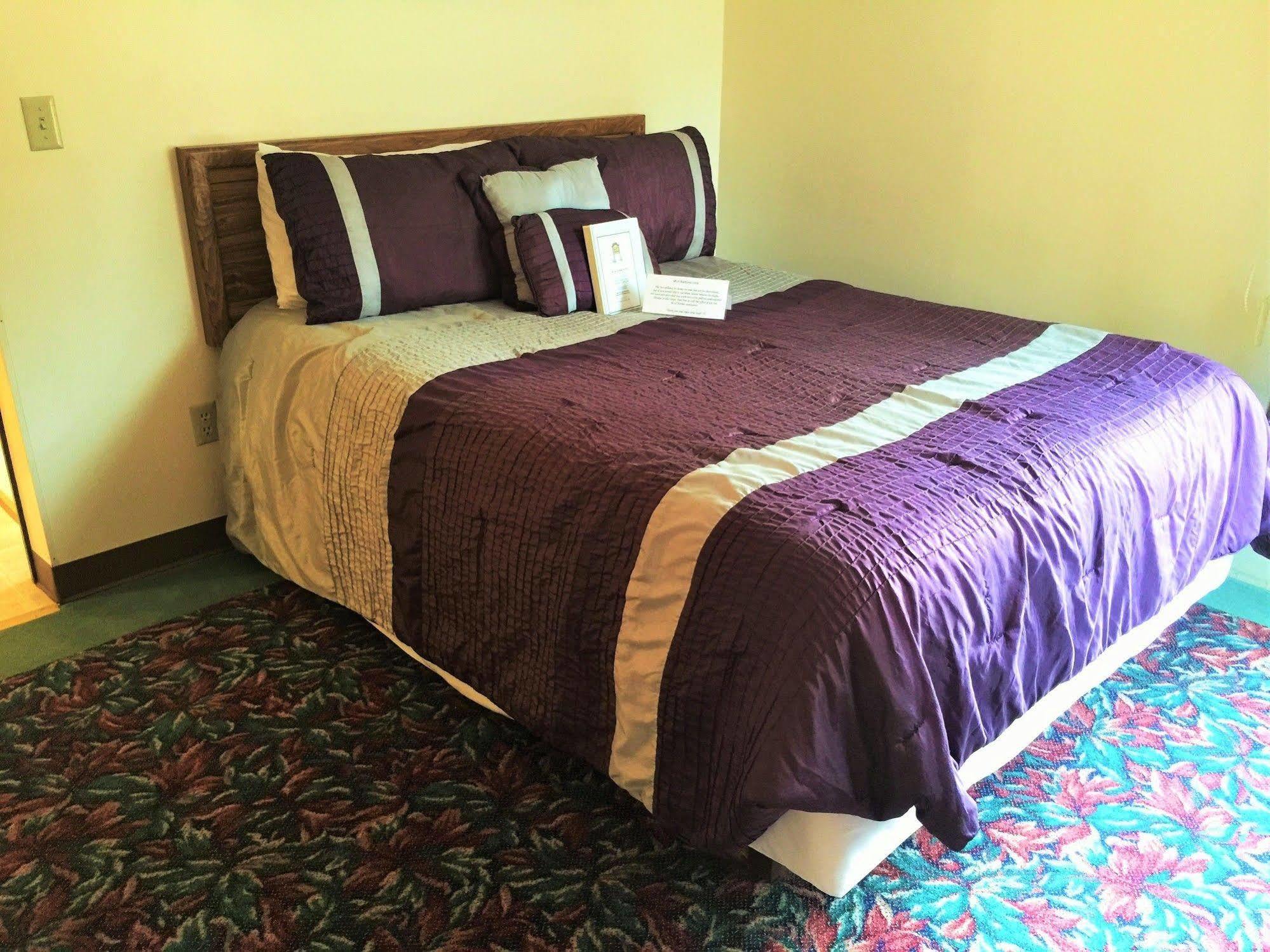 Cedar Motor Inn Маркет Екстериор снимка