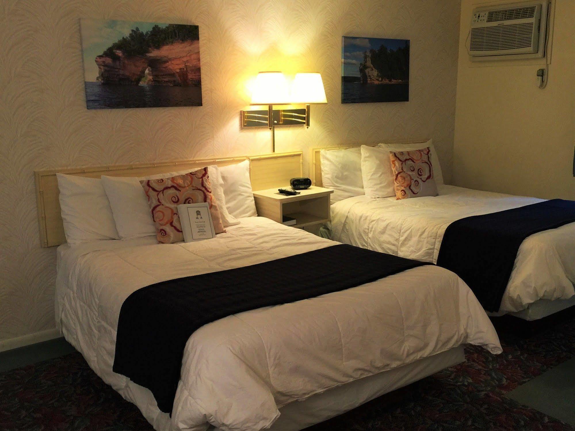 Cedar Motor Inn Маркет Екстериор снимка
