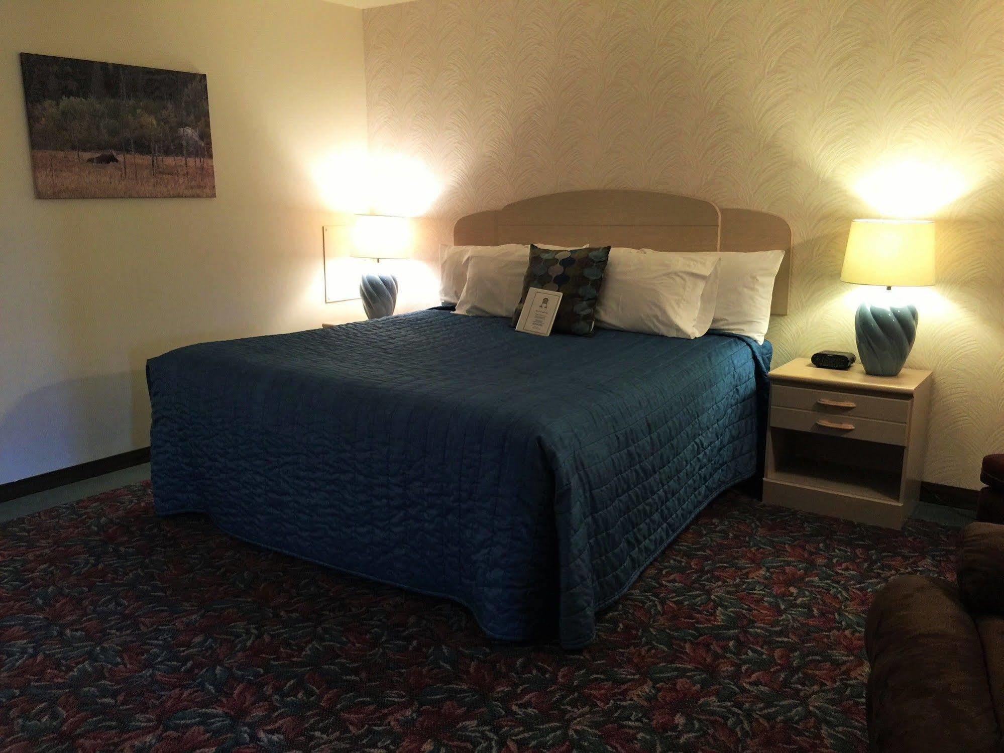 Cedar Motor Inn Маркет Екстериор снимка
