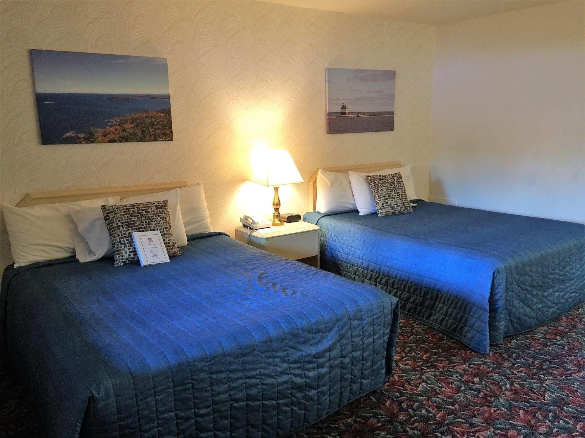 Cedar Motor Inn Маркет Екстериор снимка