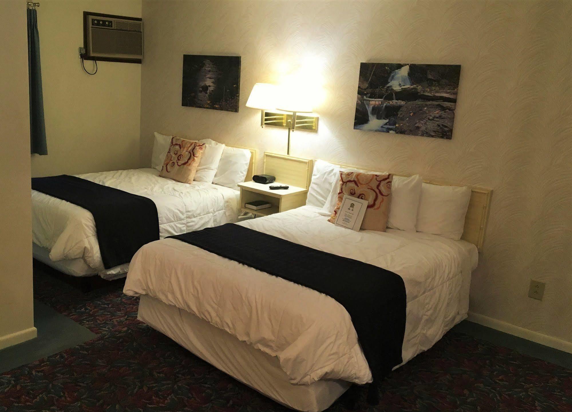 Cedar Motor Inn Маркет Екстериор снимка