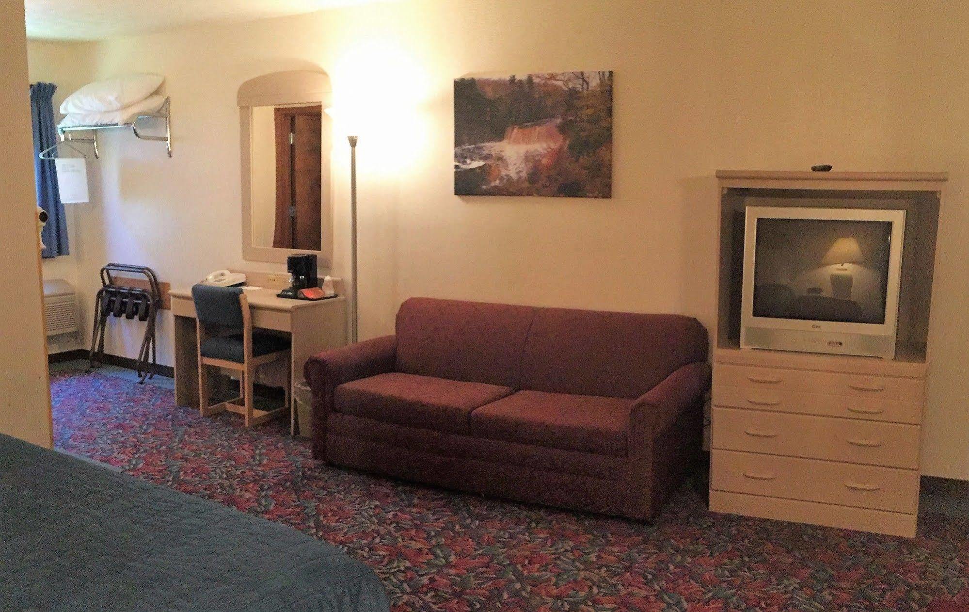 Cedar Motor Inn Маркет Екстериор снимка