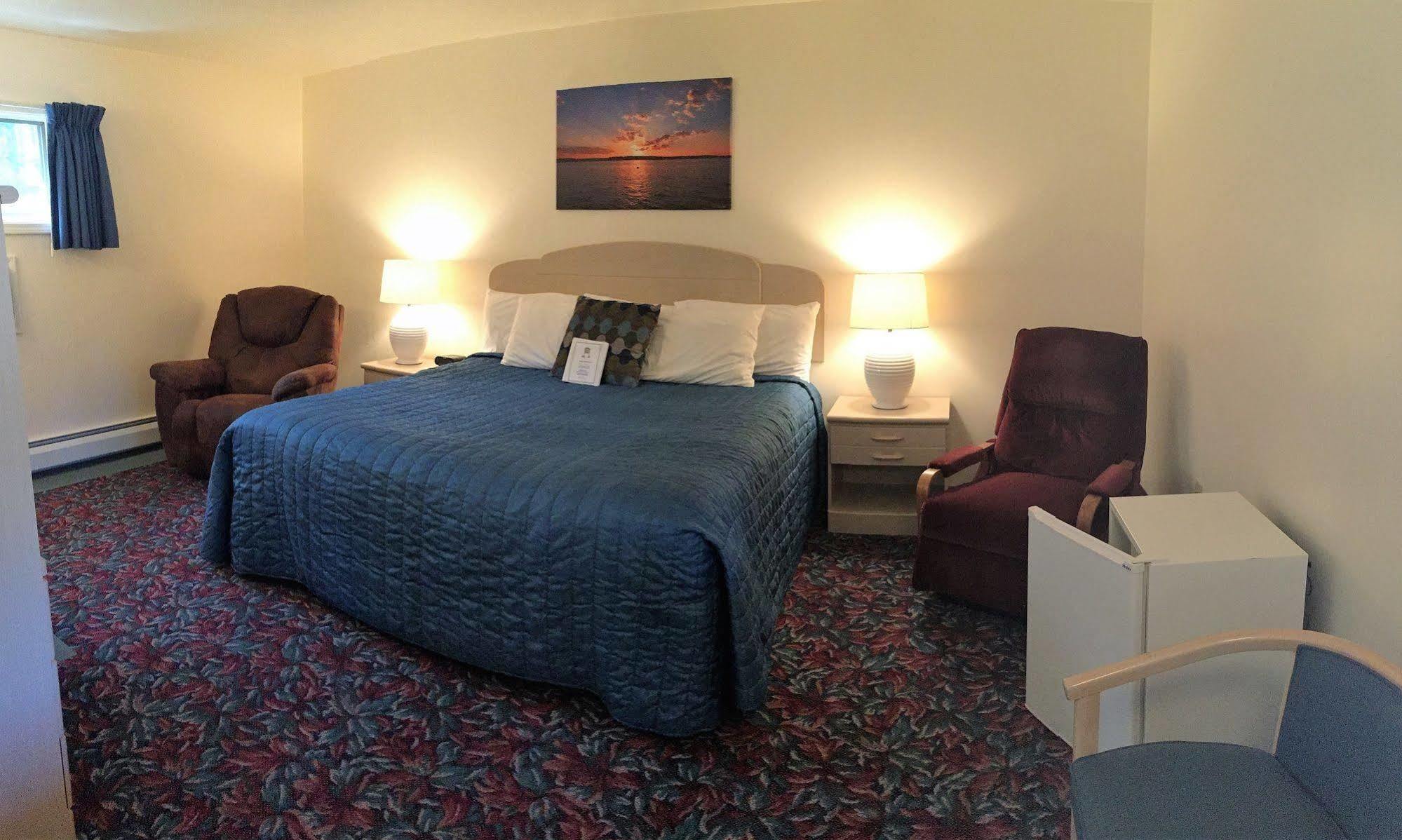 Cedar Motor Inn Маркет Екстериор снимка